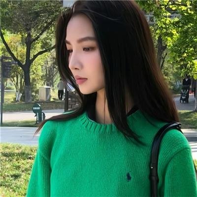 色肉毒蝎女